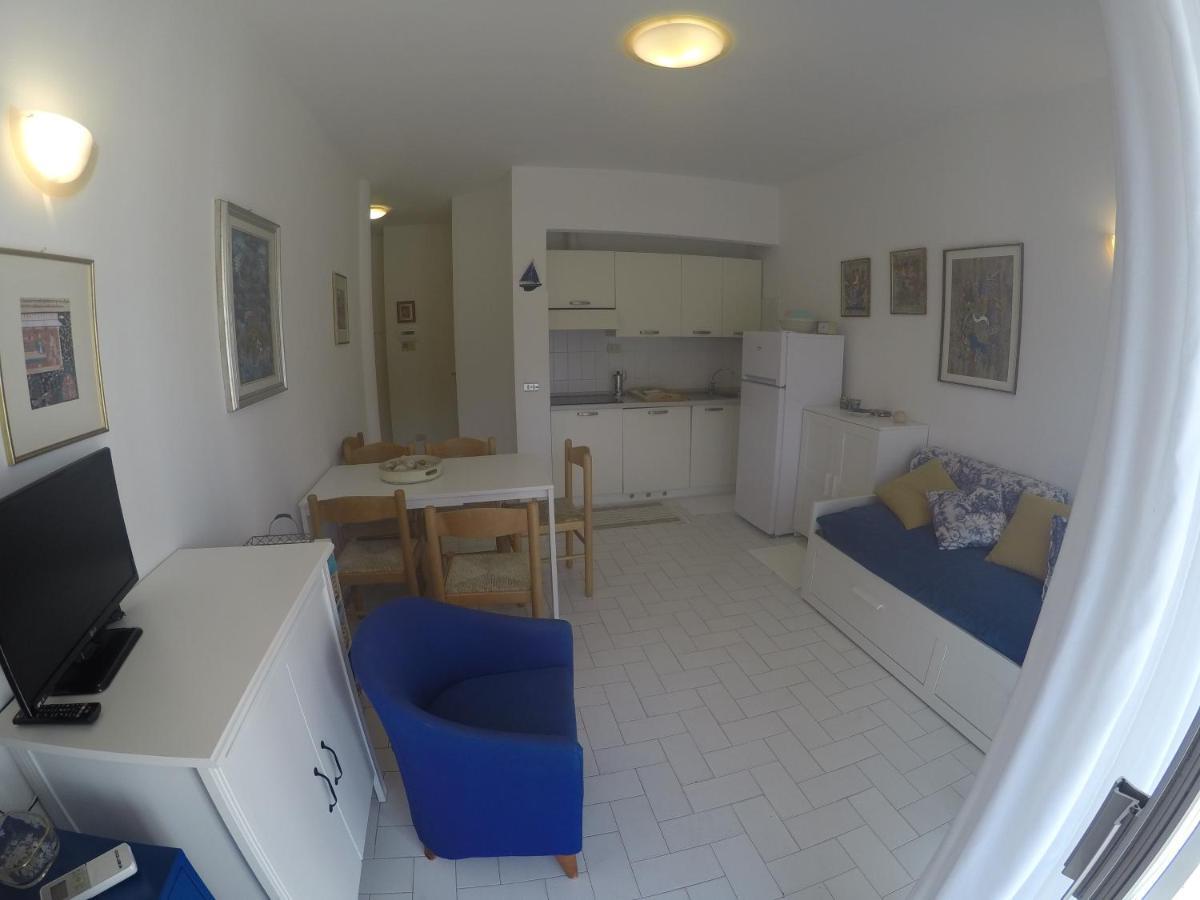 Residence Selenis Bilocale Vista Piscina - Agenzia Cocal Caorle Eksteriør bilde