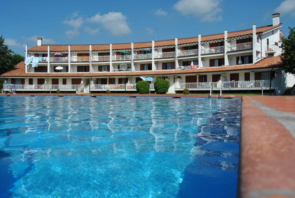 Residence Selenis Bilocale Vista Piscina - Agenzia Cocal Caorle Eksteriør bilde